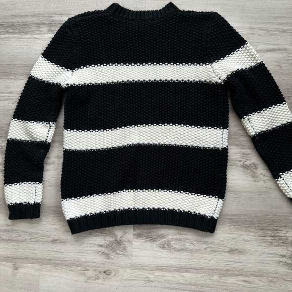 Forever 21 Textured Knit Sweater - Picture 5 of 5